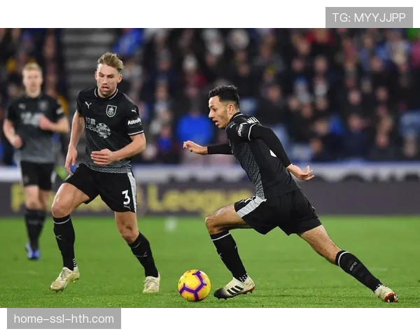 战术趋势前瞻：三中卫体系在德甲的复苏对边路进攻方式产生何种影响？